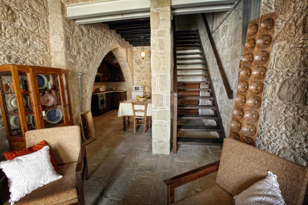 Leonidas Village Houses Goudhi エクステリア 写真
