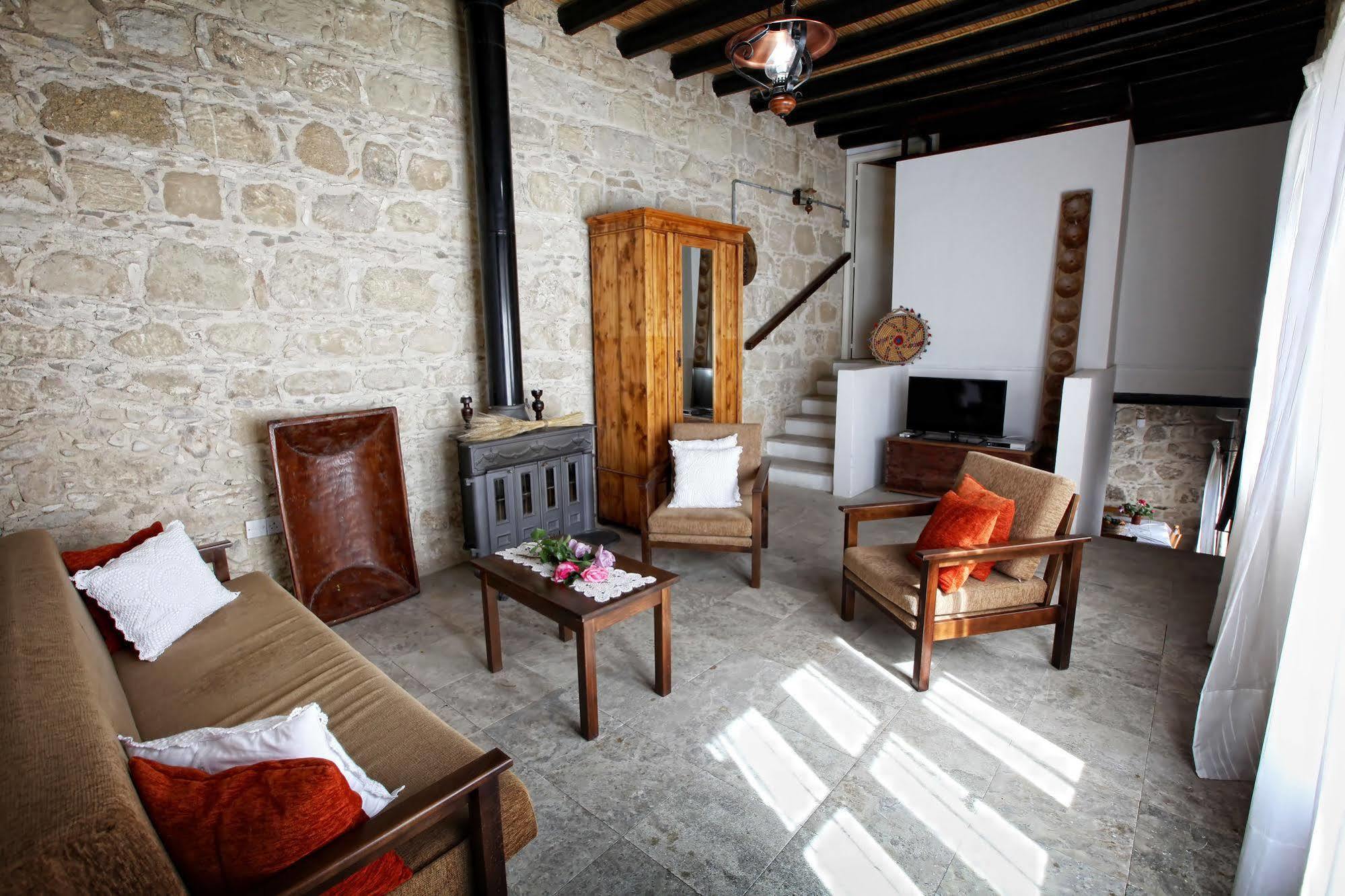 Leonidas Village Houses Goudhi エクステリア 写真