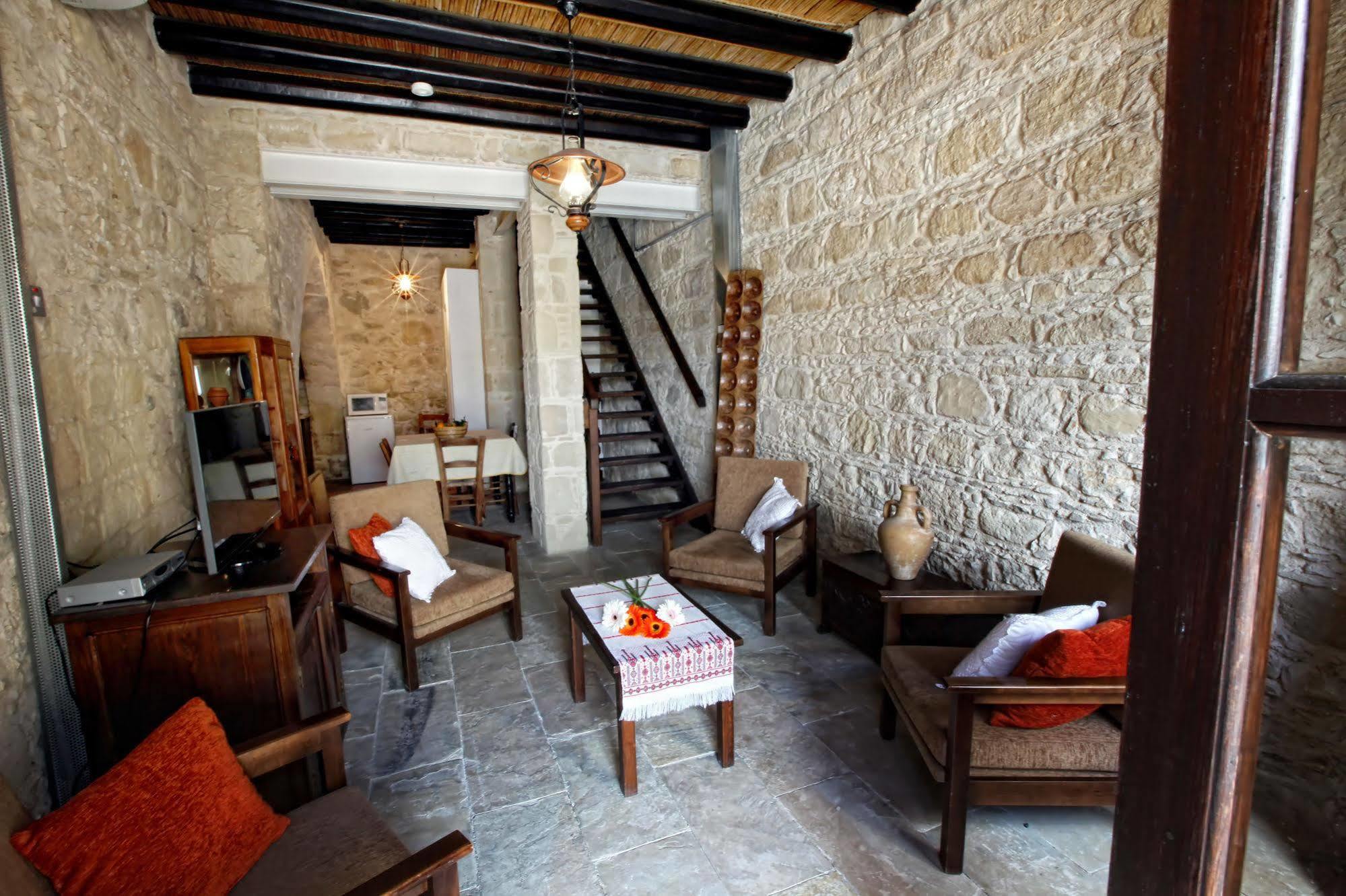 Leonidas Village Houses Goudhi エクステリア 写真