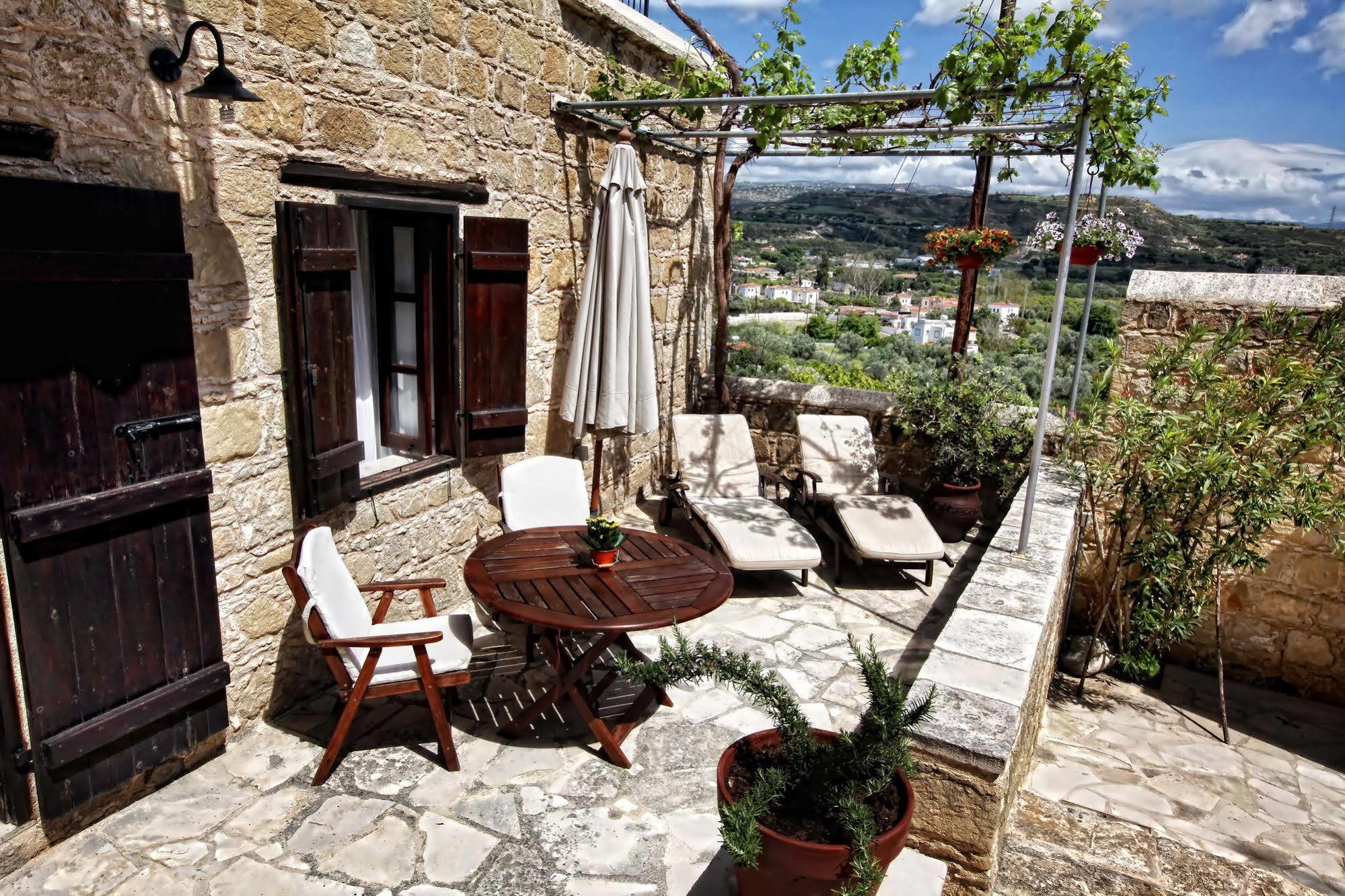 Leonidas Village Houses Goudhi エクステリア 写真